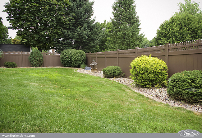 brown-vinyl-pvc-privacy-fence-illusions-650-2